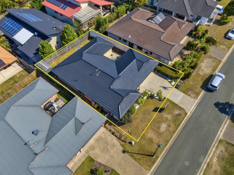 27 Sheffield Circuit, Pacific Pines QLD 4211