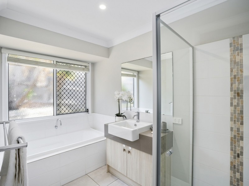 34 Carmen Court, Oxenford QLD 4210