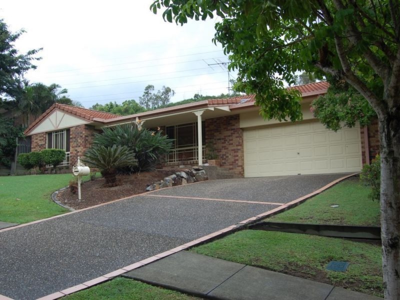 27 Pacific Pines Boulevard, Pacific Pines QLD 4211