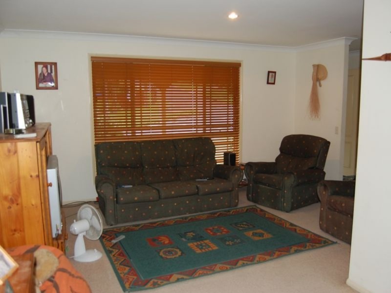 27 Pacific Pines Boulevard, Pacific Pines QLD 4211