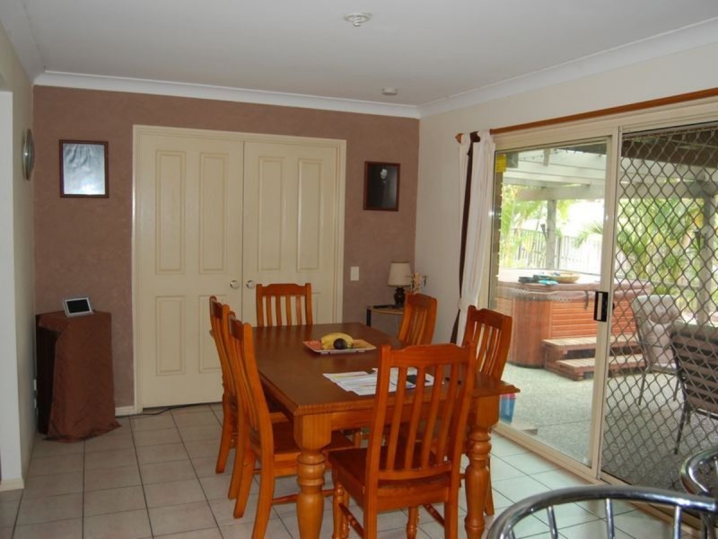 27 Pacific Pines Boulevard, Pacific Pines QLD 4211