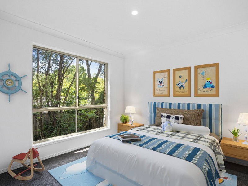 10 Phoenix Street, Pacific Pines QLD 4211