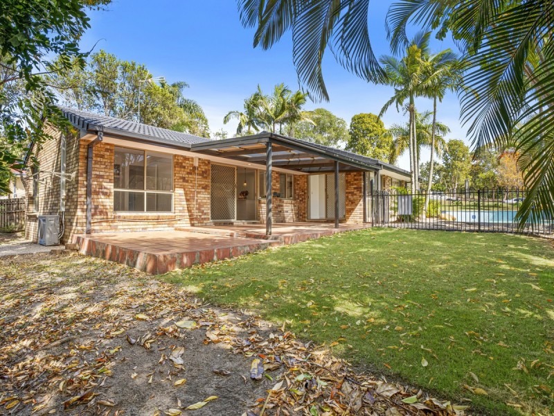 10 Phoenix Street, Pacific Pines QLD 4211