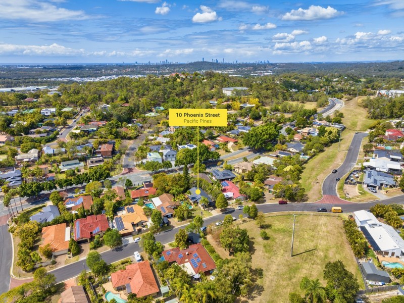 10 Phoenix Street, Pacific Pines QLD 4211