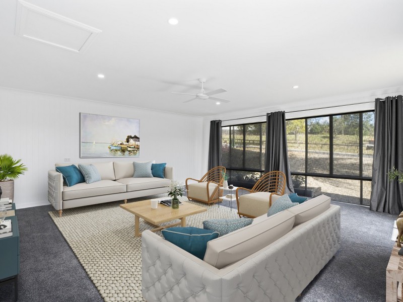 10 Phoenix Street, Pacific Pines QLD 4211
