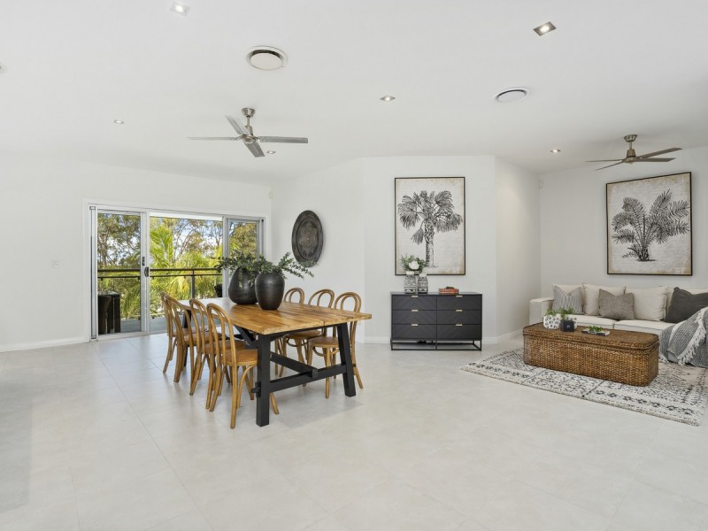 11 Salvado Drive, Pacific Pines QLD 4211