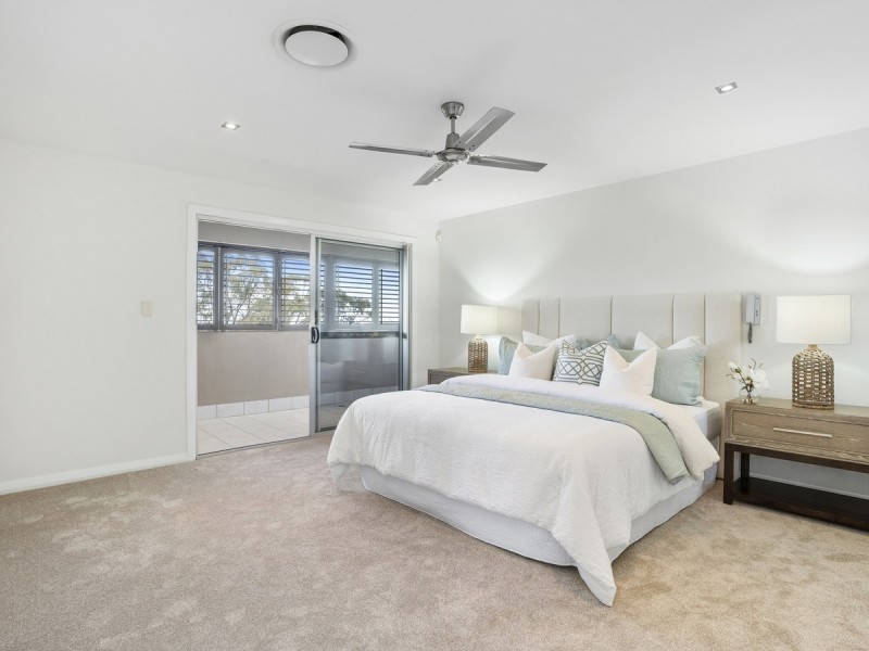 11 Salvado Drive, Pacific Pines QLD 4211