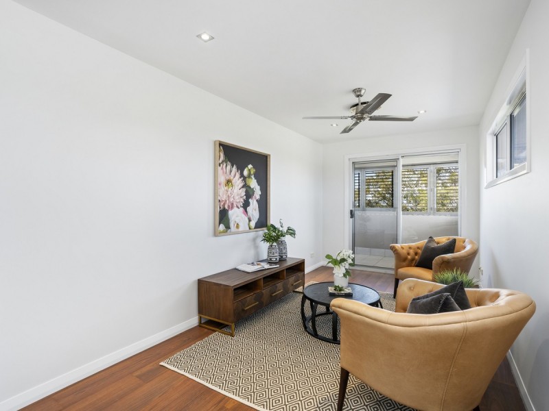 11 Salvado Drive, Pacific Pines QLD 4211