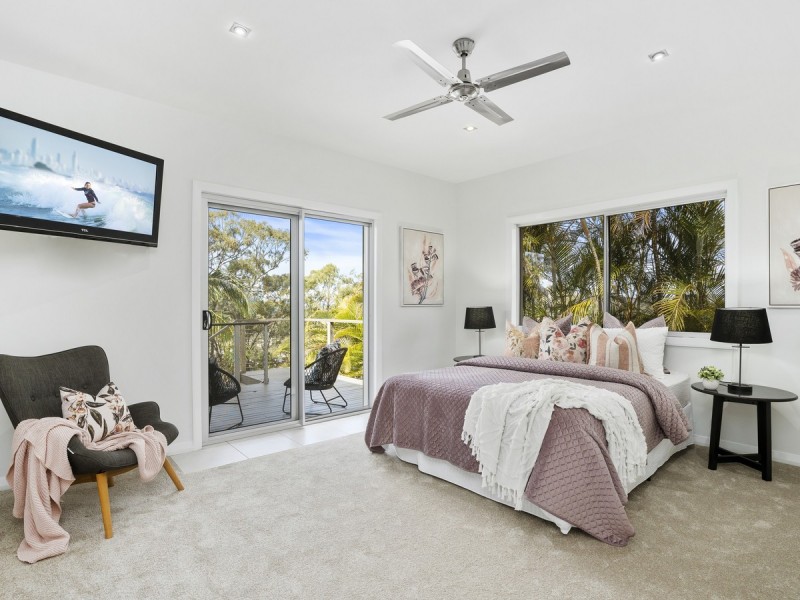 11 Salvado Drive, Pacific Pines QLD 4211