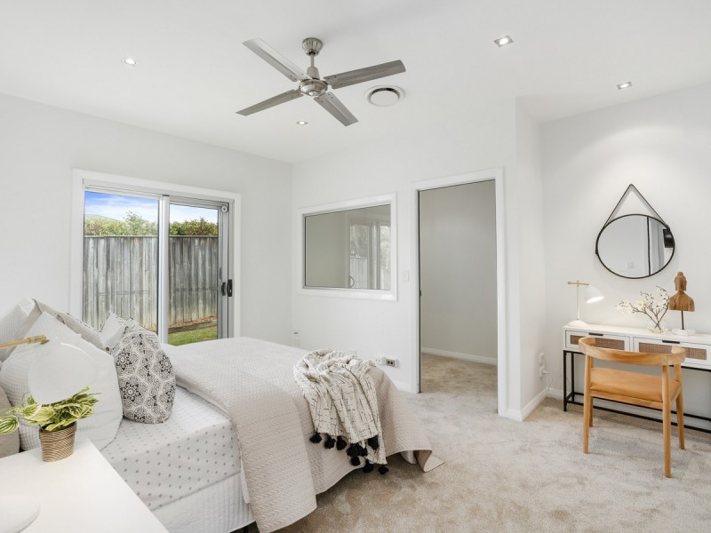 11 Salvado Drive, Pacific Pines QLD 4211