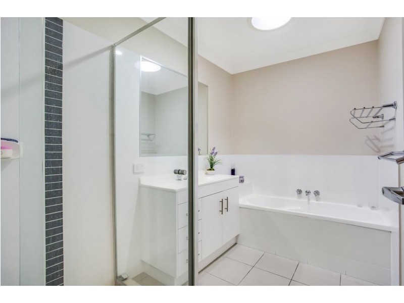 1/1 Orara Street, Pacific Pines QLD 4211