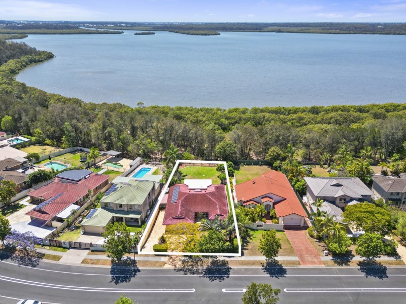 22 Gippsland Drive, Helensvale QLD 4212