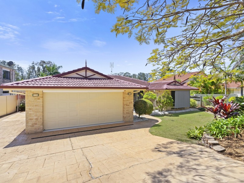 22 Gippsland Drive, Helensvale QLD 4212