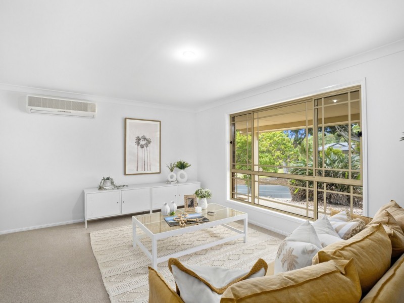 27 Pacific Pines Boulevard, Pacific Pines QLD 4211