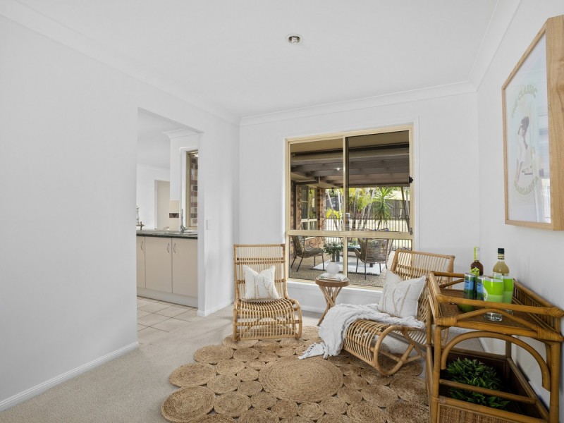 27 Pacific Pines Boulevard, Pacific Pines QLD 4211
