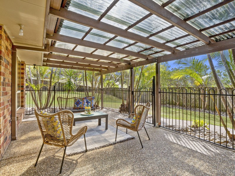 27 Pacific Pines Boulevard, Pacific Pines QLD 4211