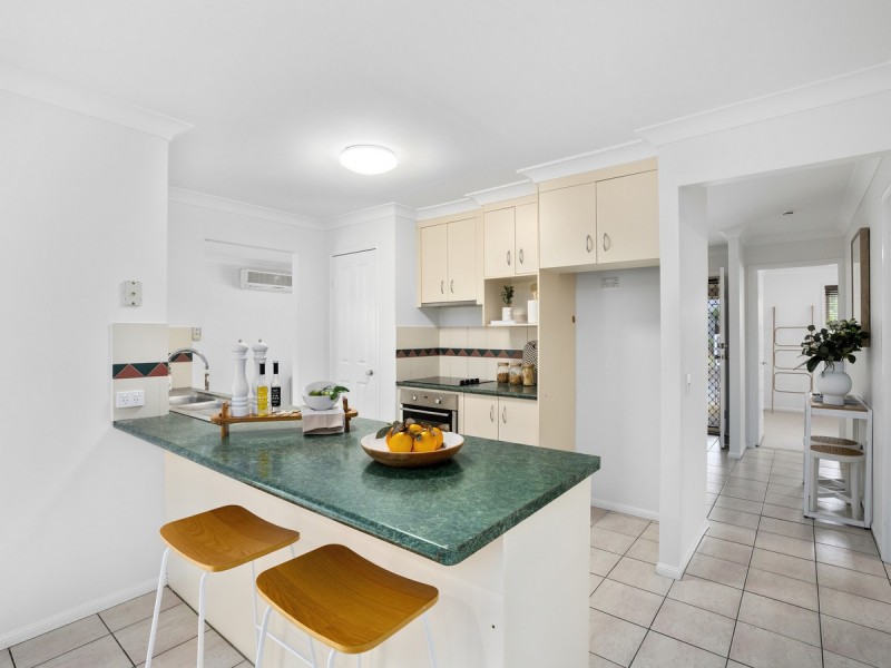 27 Pacific Pines Boulevard, Pacific Pines QLD 4211