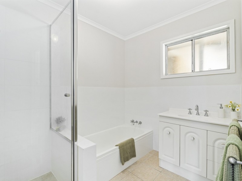 18 Forrest Avenue, Molendinar QLD 4214