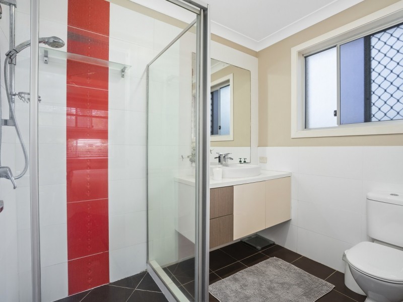 19 Bimberi Row, Pacific Pines QLD 4211