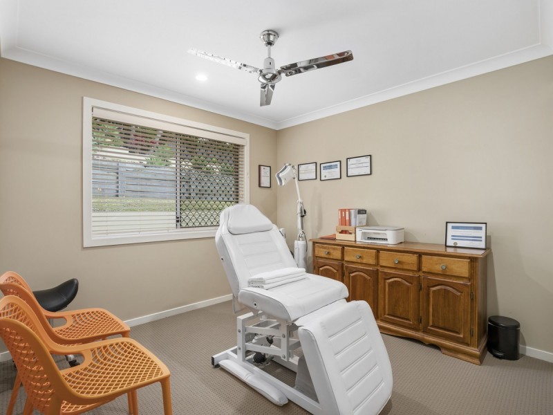 19 Bimberi Row, Pacific Pines QLD 4211