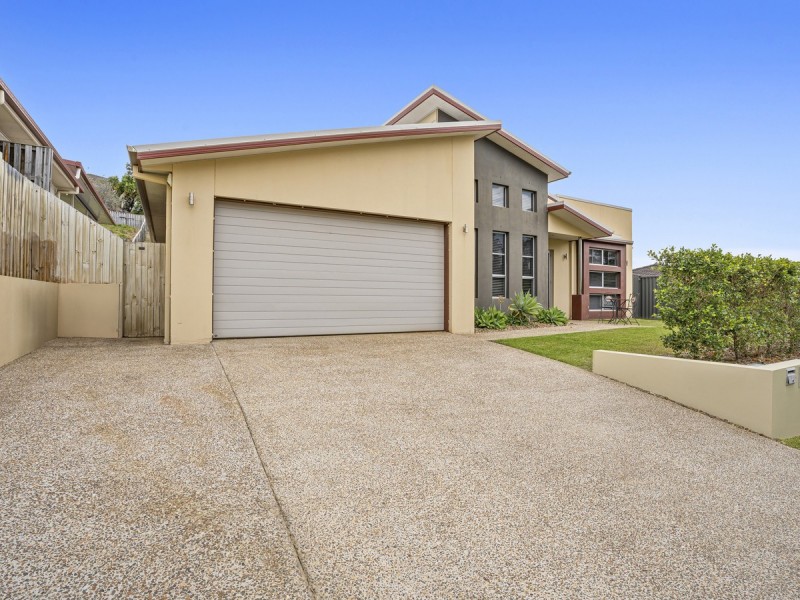 19 Bimberi Row, Pacific Pines QLD 4211
