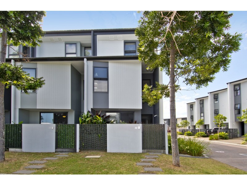 32 Outrigger Circuit, Hope Island QLD 4212