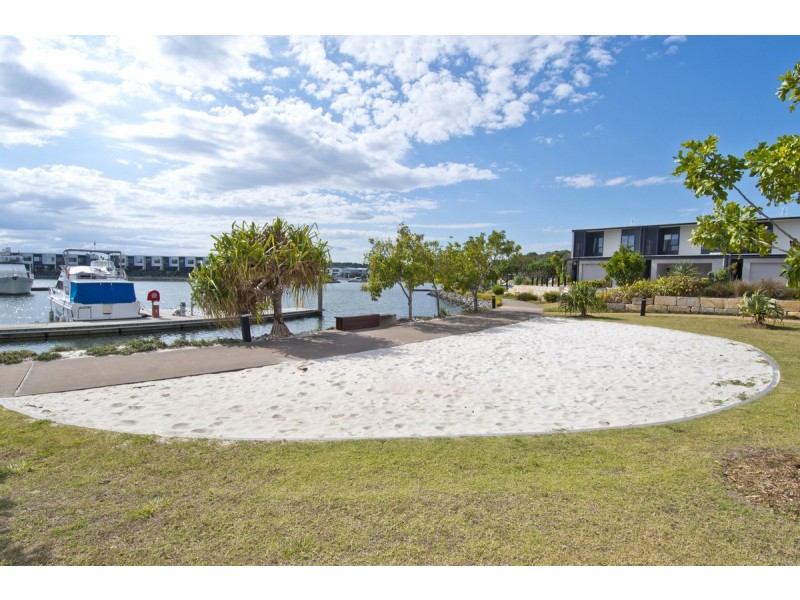 32 Outrigger Circuit, Hope Island QLD 4212