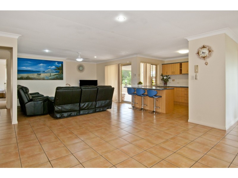 1 Respall Way, Arundel QLD 4214