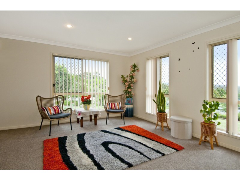 1 Respall Way, Arundel QLD 4214