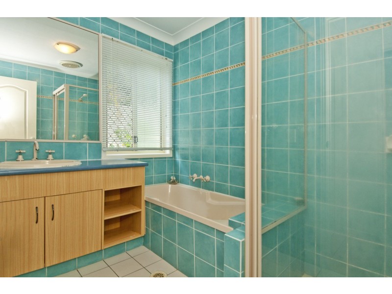 1 Respall Way, Arundel QLD 4214