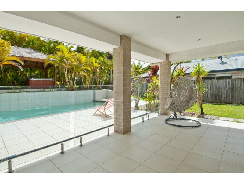 20 Hawkesbury Avenue, Pacific Pines QLD 4211