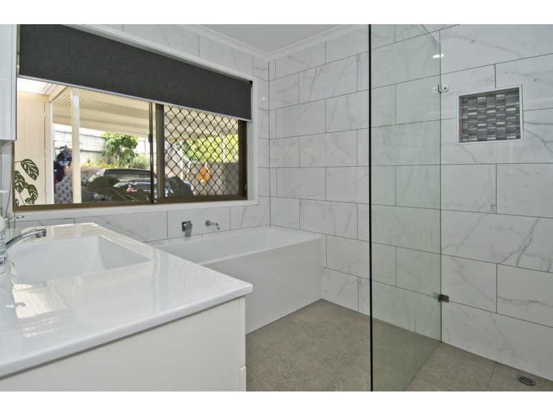 10 Berri Place, Helensvale QLD 4212
