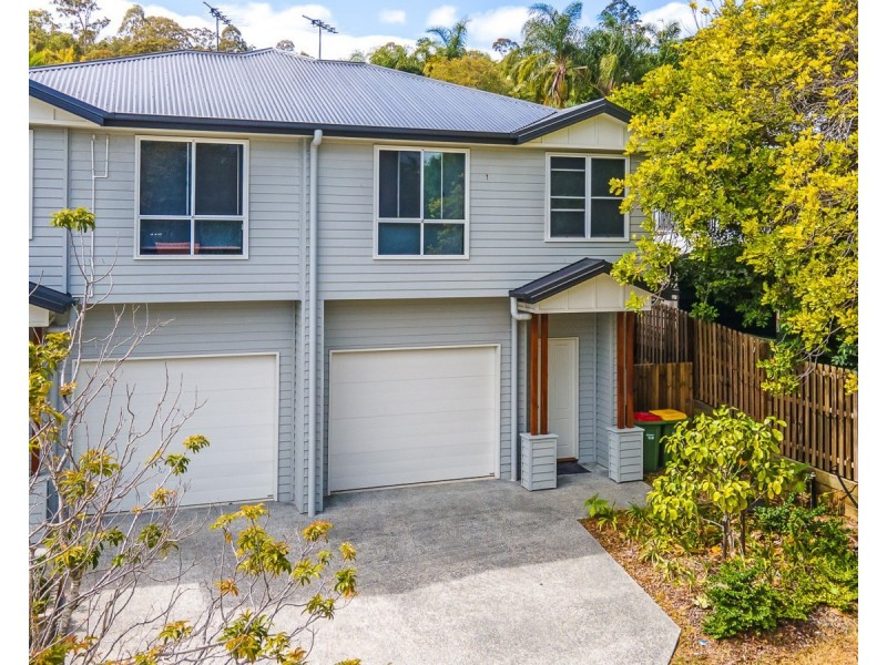 18a Pacific Pines Boulevard, Pacific Pines QLD 4211