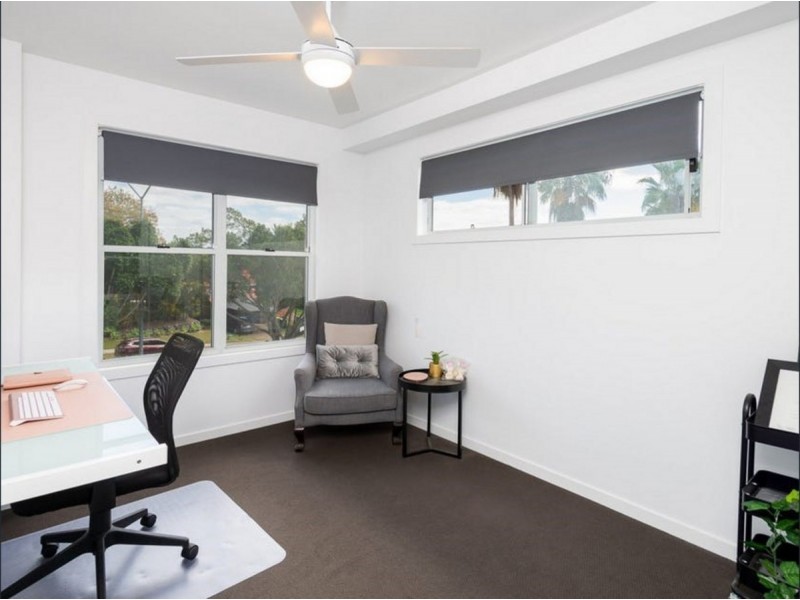 18a Pacific Pines Boulevard, Pacific Pines QLD 4211