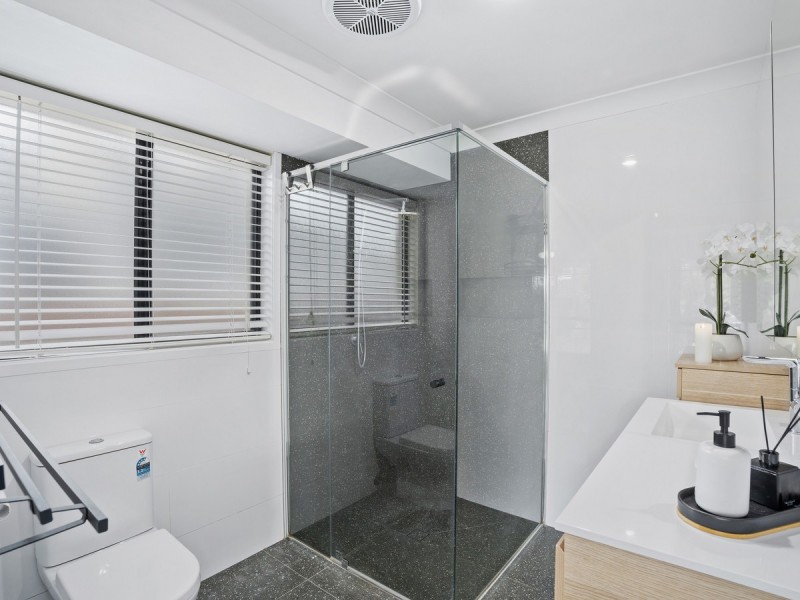 43 Gerard Street, Pacific Pines QLD 4211