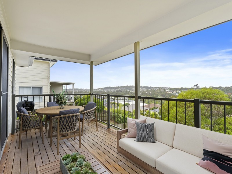 20 Barrington Street, Pacific Pines QLD 4211