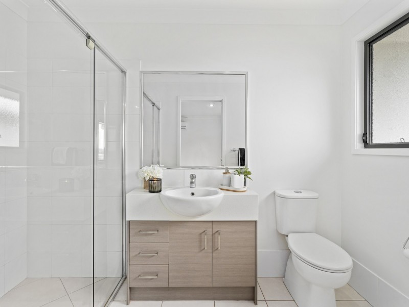 20 Barrington Street, Pacific Pines QLD 4211