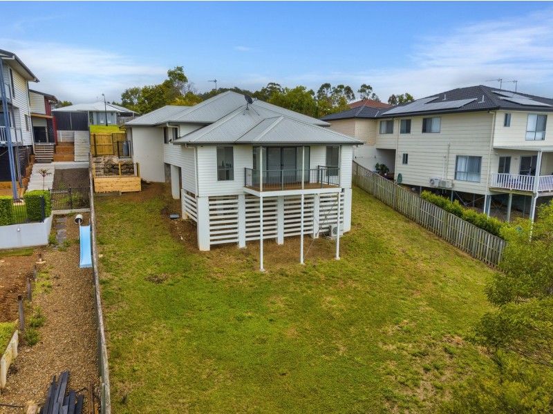 20 Barrington Street, Pacific Pines QLD 4211