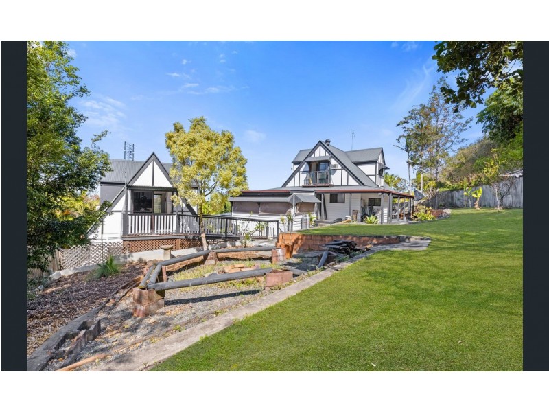 18 Robe Court, Helensvale QLD 4212