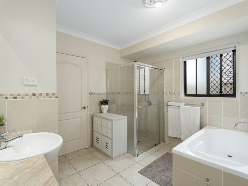 5 Applegum Place, Molendinar QLD 4214