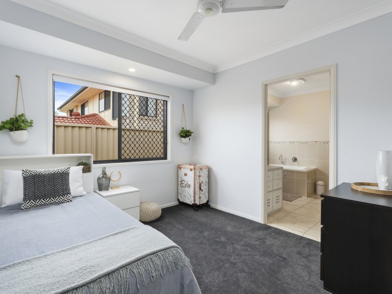 5 Applegum Place, Molendinar QLD 4214
