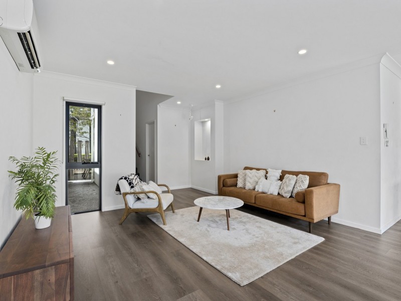 67/18 Archipelago Street, Pacific Pines QLD 4211