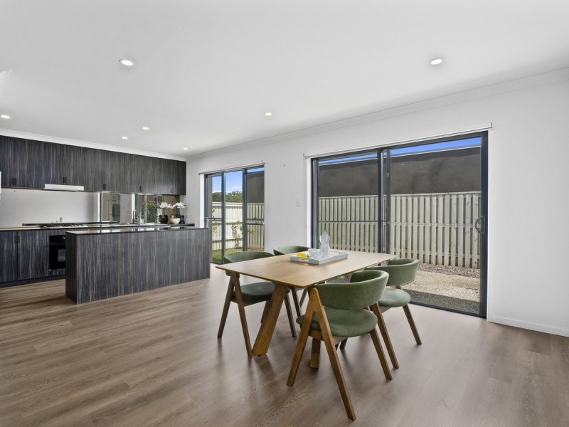 67/18 Archipelago Street, Pacific Pines QLD 4211