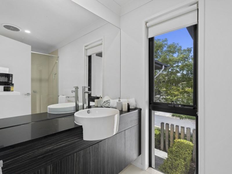 67/18 Archipelago Street, Pacific Pines QLD 4211