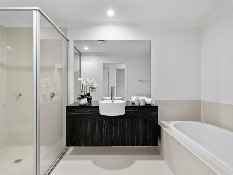 67/18 Archipelago Street, Pacific Pines QLD 4211