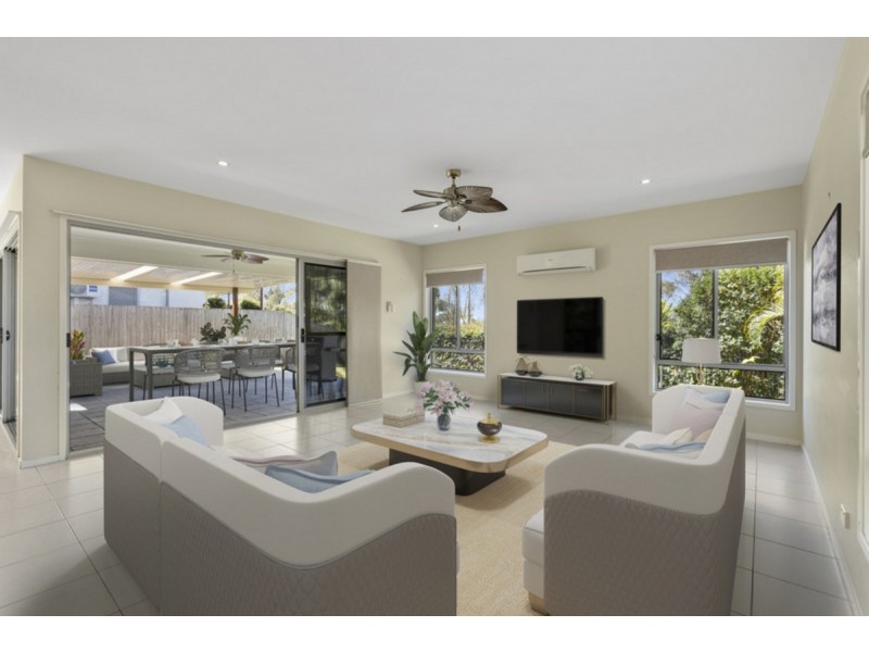 48 Fletcher Crescent, Pacific Pines QLD 4211