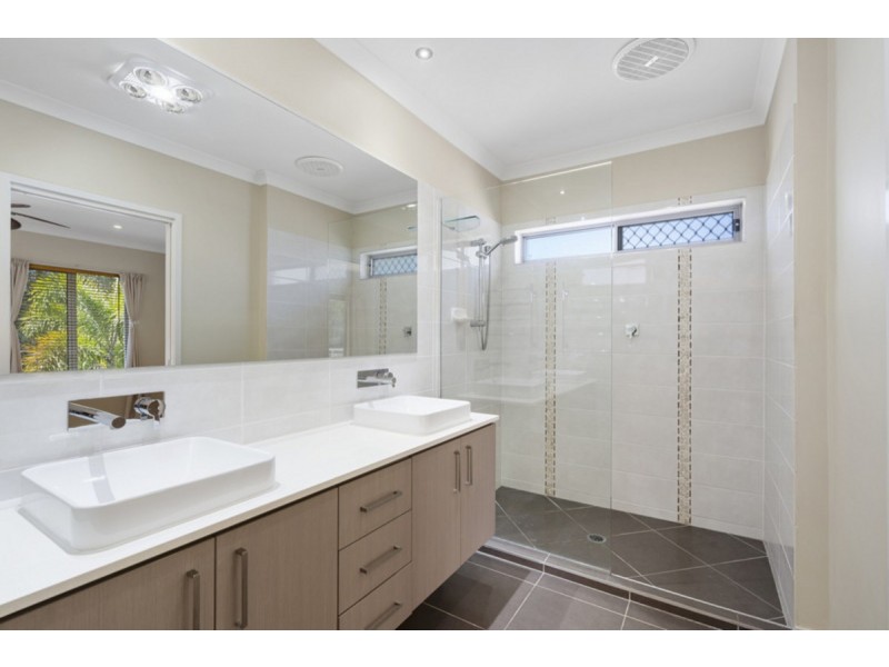 48 Fletcher Crescent, Pacific Pines QLD 4211