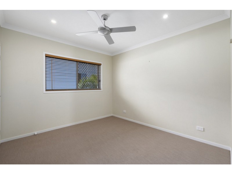 48 Fletcher Crescent, Pacific Pines QLD 4211