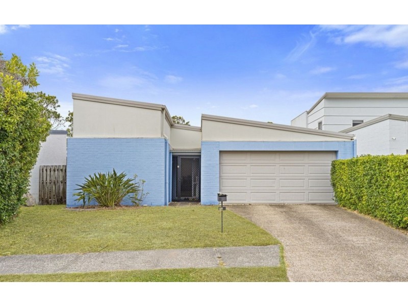 14 Norfolk Drive, Pacific Pines QLD 4211