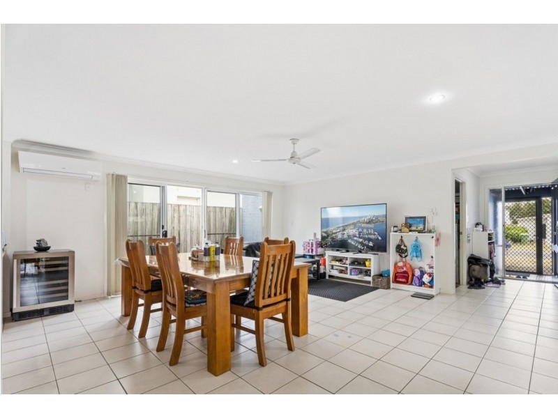 14 Norfolk Drive, Pacific Pines QLD 4211